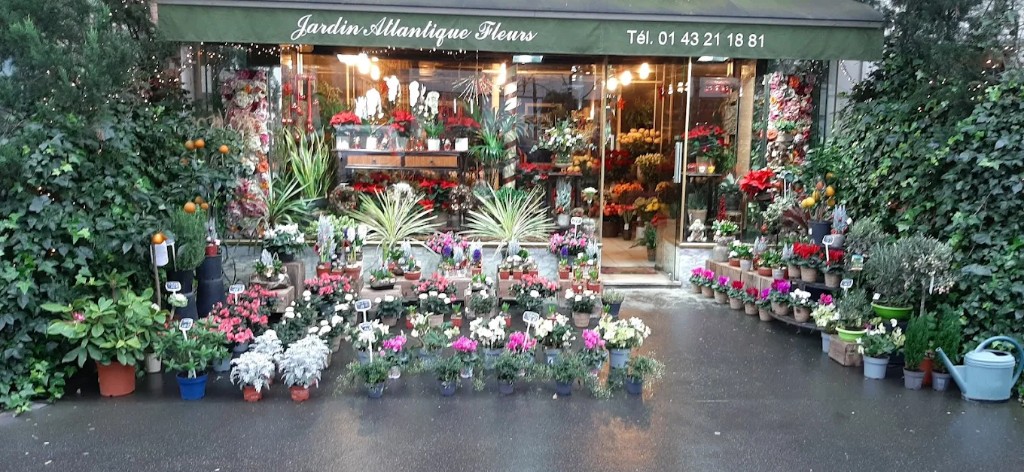 Devanture illuminée de Jardin Atlantique Fleurs